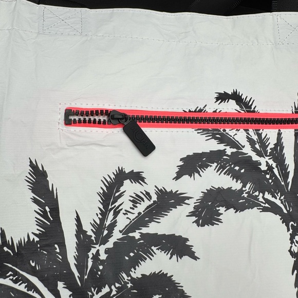 Aloha Collection Super Limited Edition Holo Holo Tote - Picture 3 of 6